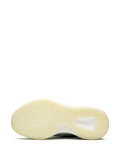 Adidas Yeezy Qntm (Lifestyle Model)