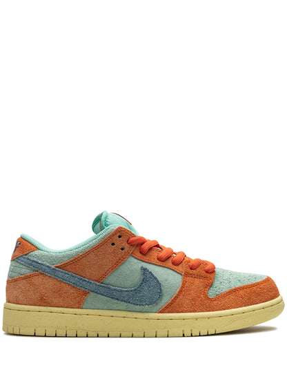 Purpura Nike SB Dunk Low Orange Emerald Rise
