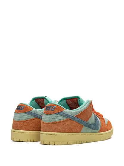 Purpura Nike SB Dunk Low Orange Emerald Rise