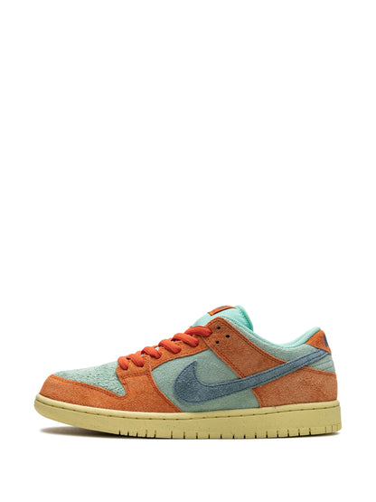 Purpura Nike SB Dunk Low Orange Emerald Rise