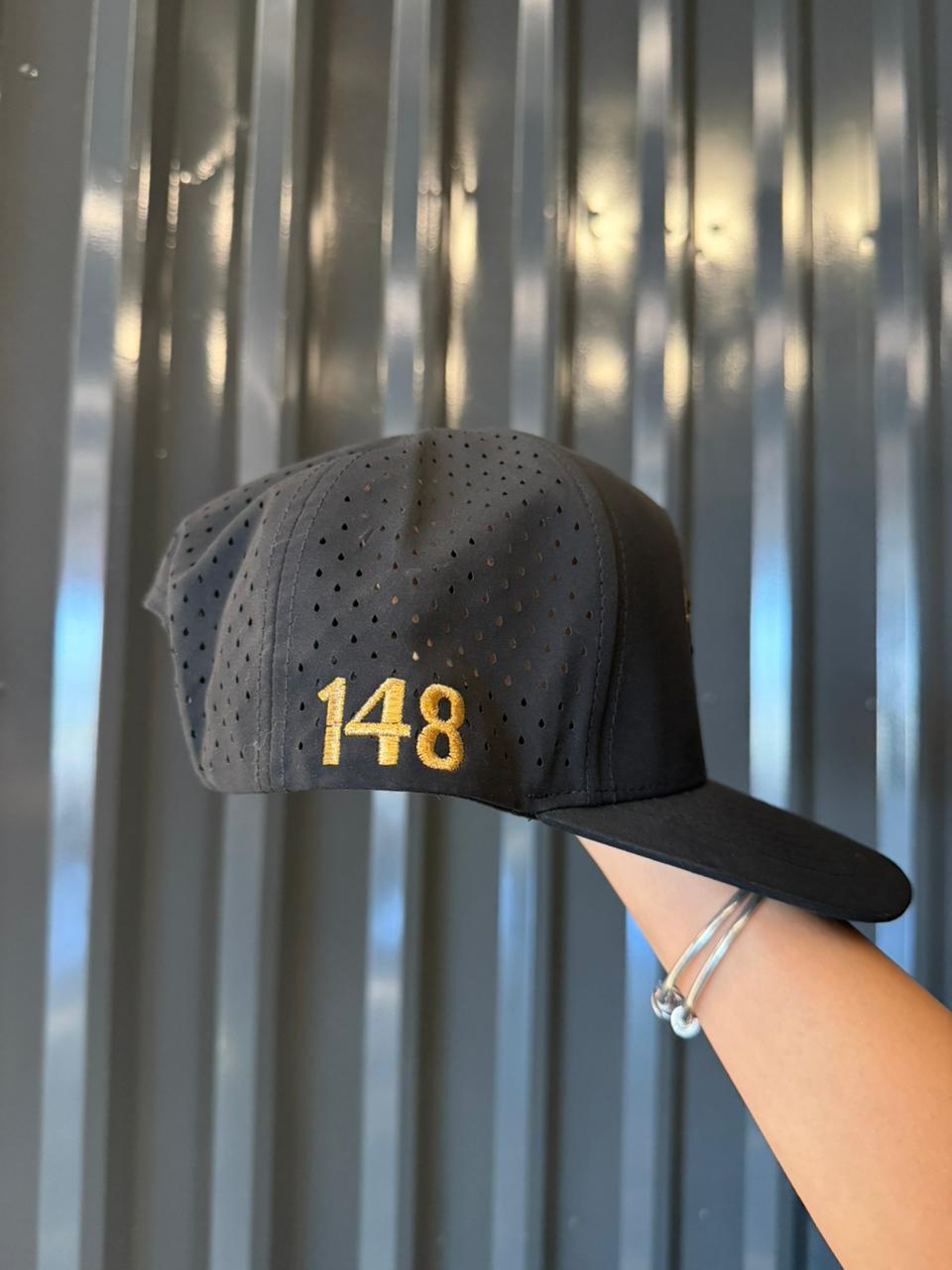Trt Gorra Negra Con Dorado